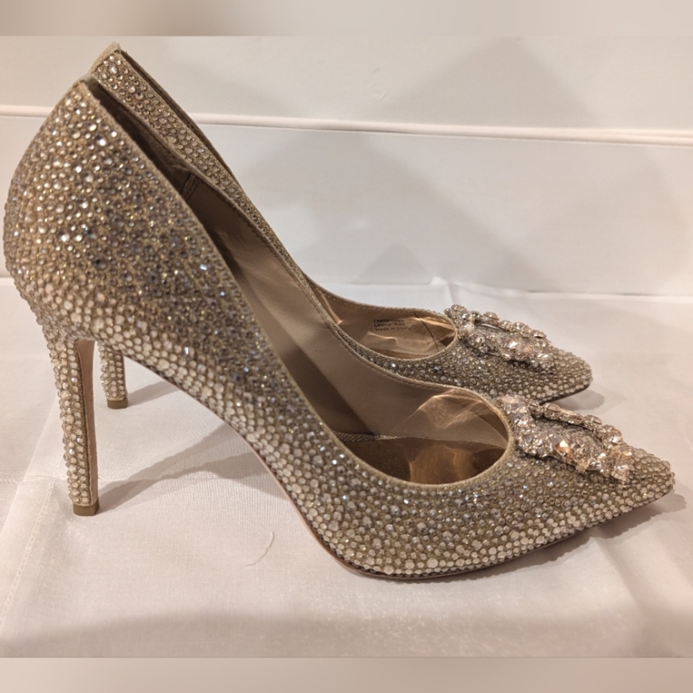 $265 Badgley Mischka Collection Cher II Crystal Gold Pumps Sz 11